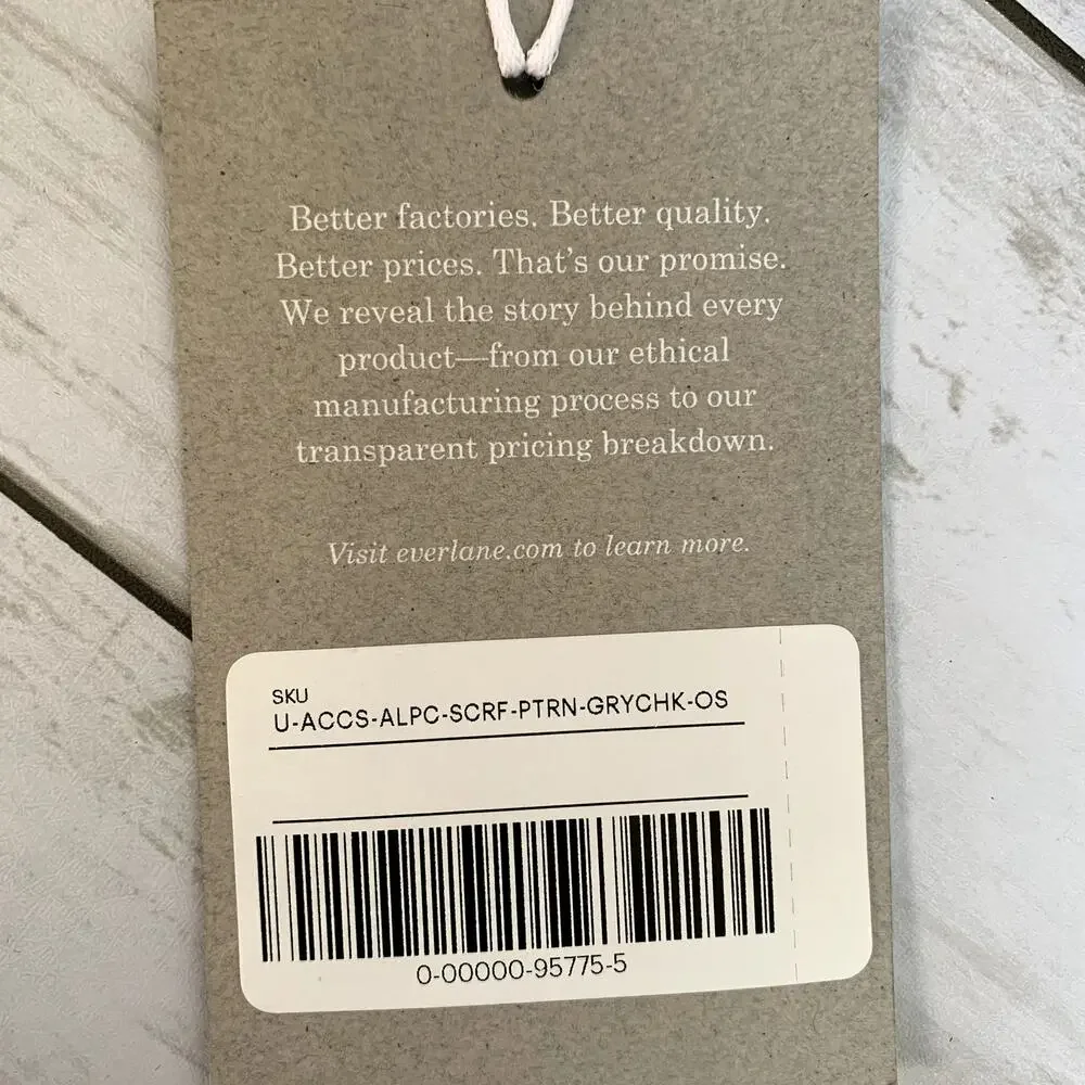 NWT Everlane The Alpaca Patterned Scarf‎ in Gray Check Christmas Gift